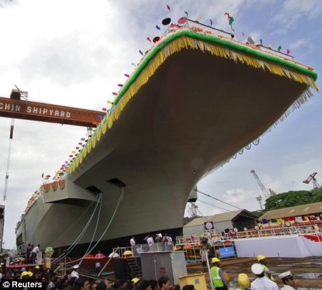 Ấn Độ hạ thủy tàu sân bay INS Vikrant ngày 12 tháng 8 năm 2013
